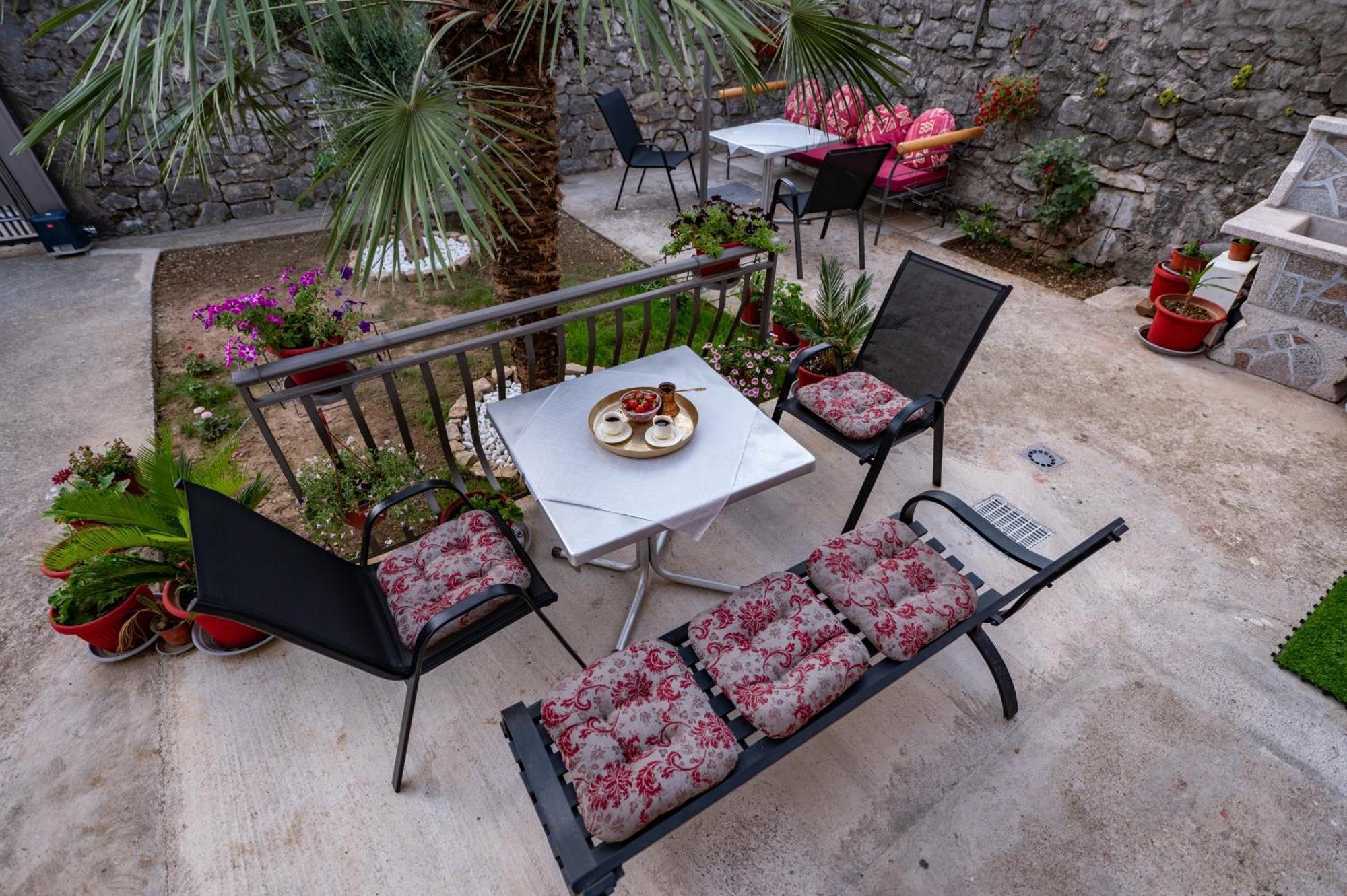 Apartmani Kaan Ποντγορίτσα Εξωτερικό φωτογραφία